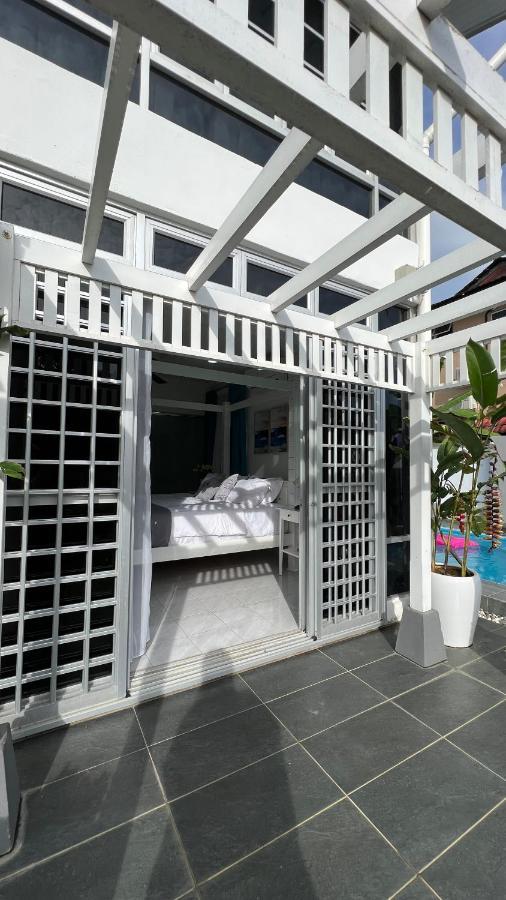 Beit Azzahra Private Pool Villa At Pantai Batu Hitam Kuantan Exterior photo